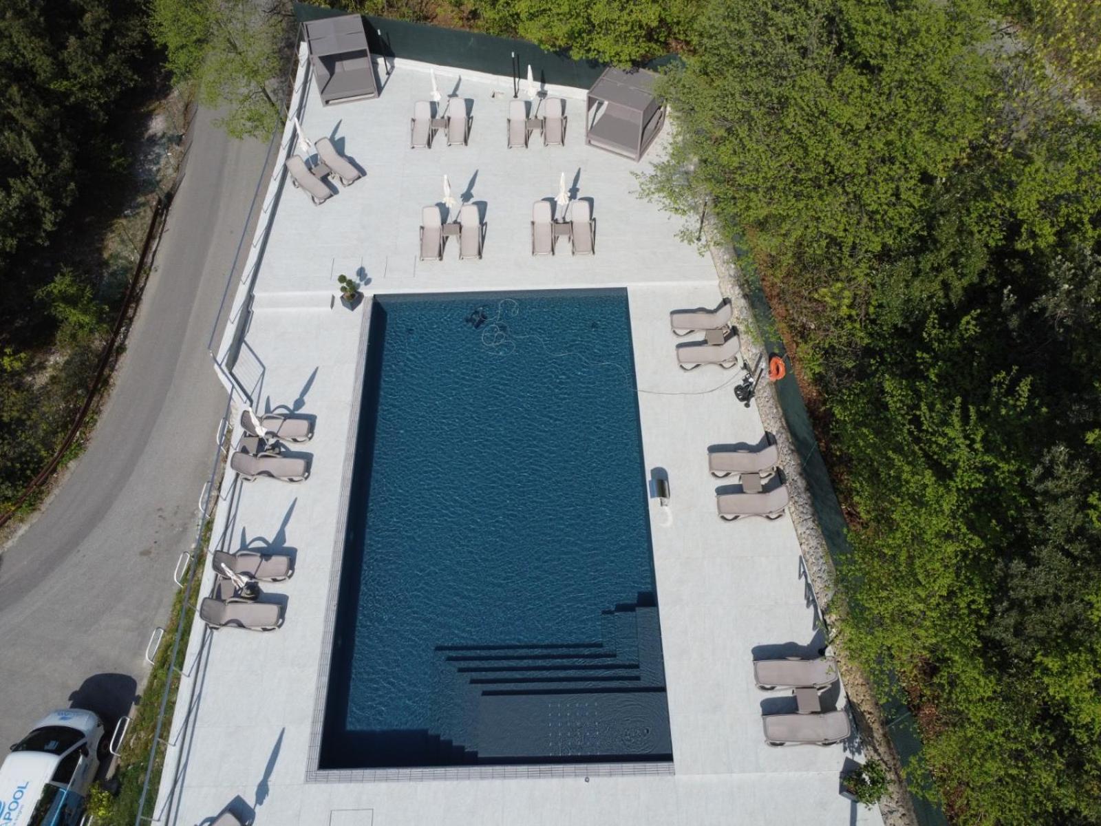 Wind Hotel Малчезине Екстериор снимка